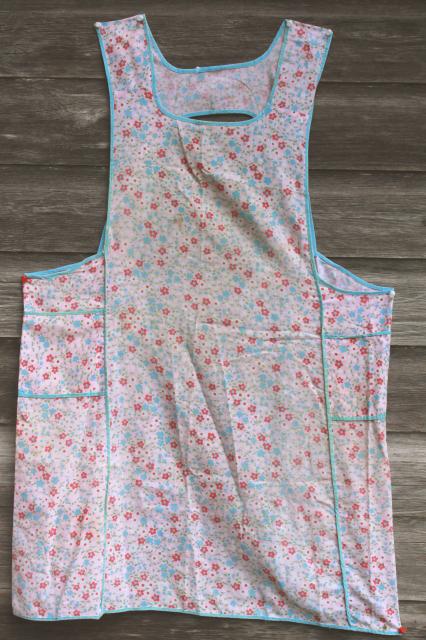 photo of lot vintage kitchen smock coverall full aprons, pretty soft faded floral cotton prints #2