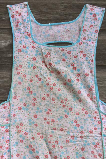 photo of lot vintage kitchen smock coverall full aprons, pretty soft faded floral cotton prints #3