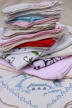 catalog photo of lot of vintage table linens, cotton & linen cloth tablecloths, napkins & sets