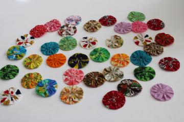 catalog photo of lot yoyo penny circles, vintage cotton print fabric motifs for quilts, crafts