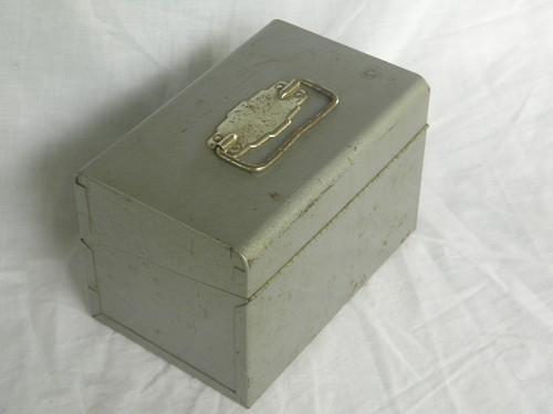 photo of machine age metal storage box or case for movie film/audio tape reels #2