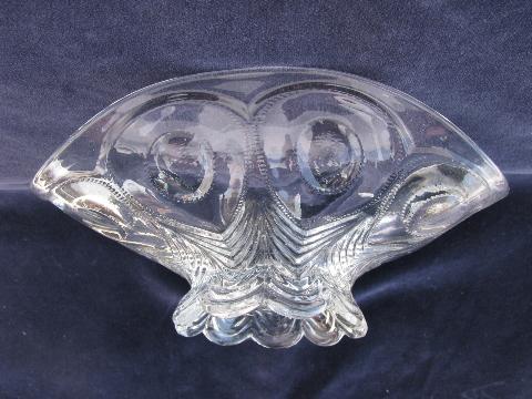 photo of manhattan pattern vintage pressed glass bowl, ruffled shape #3