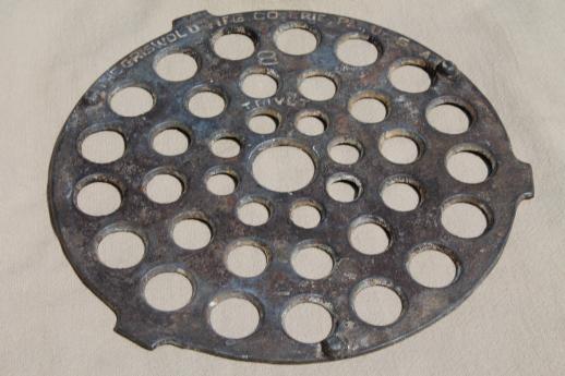 photo of marked Griswold 8 inch diameter trivet, vintage pot / skillet pan rack insert #3
