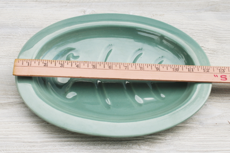 photo of marked Red Wing roast meat platter, Village green 1950s vintage mid-century mod #4