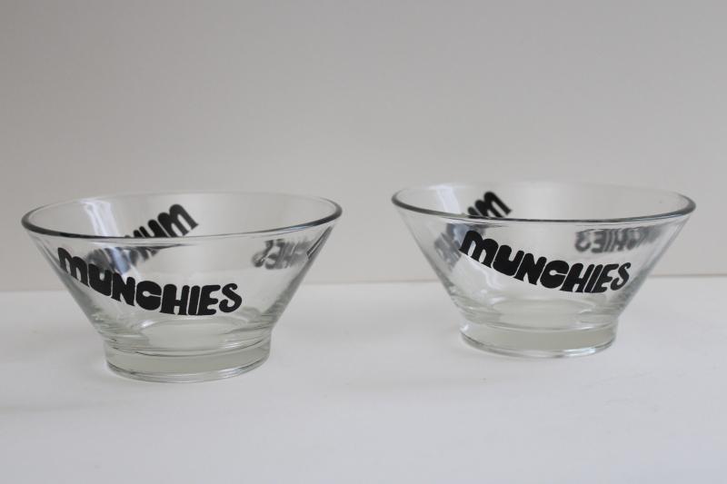 photo of mid-century mod Munchies snack bowls, pop art bold graphics lettering #1