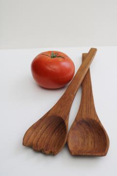 catalog photo of mid century mod solid teak wood salad servers, large spoon & fork Goodwood vintage