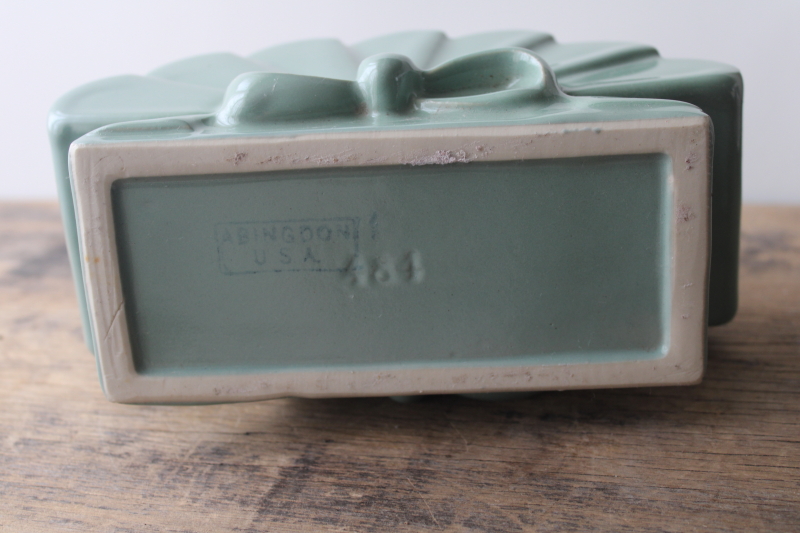 photo of mid-century vintage Abingdon pottery planter, jade green fan shape with bow #4