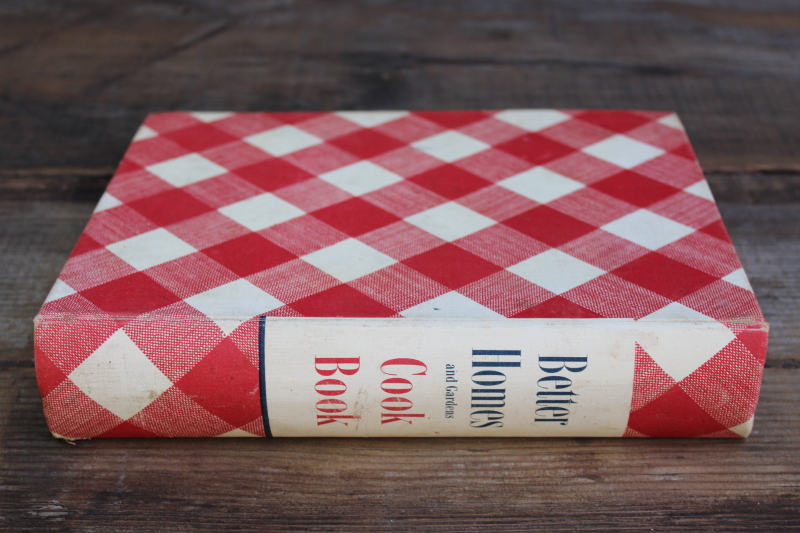 photo of mid century vintage Better Homes & Gardens Cook Book, 1950s ring binder red & white checked cover  #2
