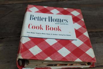 catalog photo of mid century vintage Better Homes & Gardens Cook Book, 1950s ring binder red & white checked cover 