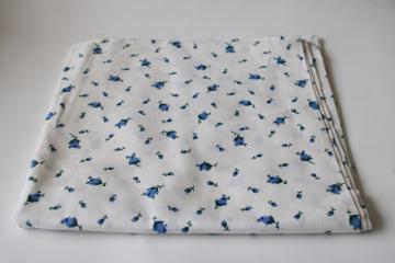 catalog photo of mid-century vintage blue & white roses floral print cotton fabric 36 wide x 1 yard 