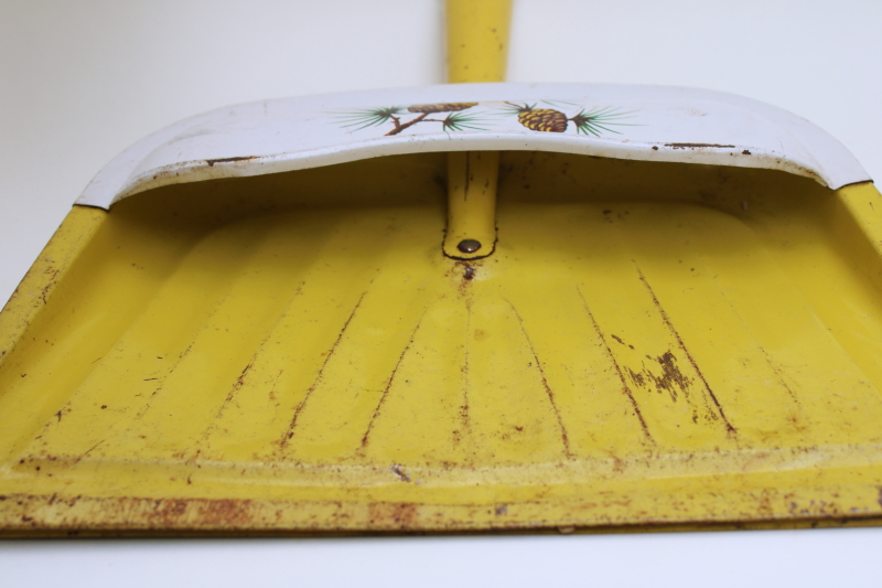 photo of mid century vintage metal dust pan, yellow w/ pinecones print dustpan JV Reed?  #2