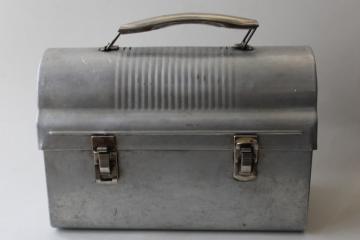 catalog photo of mid-century vintage metal lunchbox, retro 1940s 50s rockabilly style