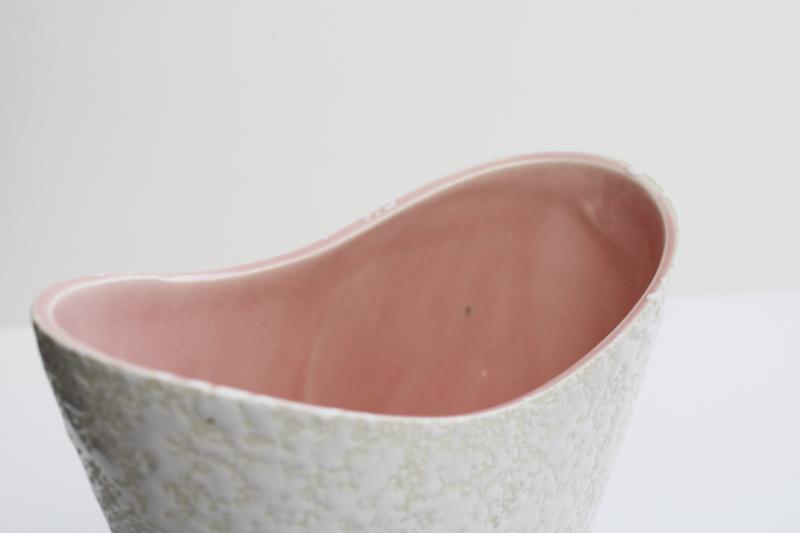 photo of mid-century mod vintage Haeger pottery vase, pink / textured white glaze ceramic #6