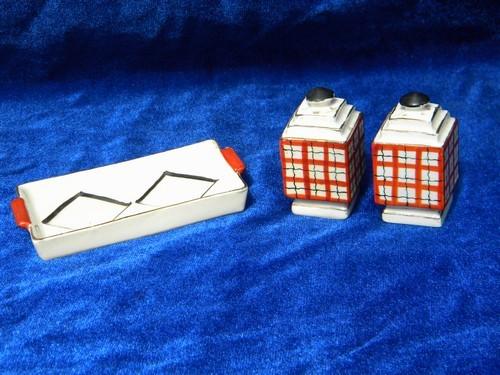 photo of mid-century red tartanware skyscraper S&P shaker set, vintage Japan #2