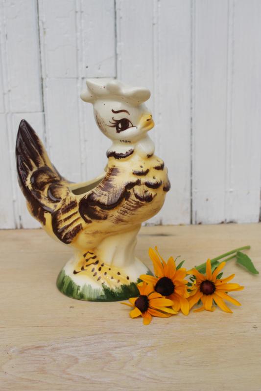 photo of mid-century vintage USA (California?) pottery planter, little rooster with big eyelashes #1