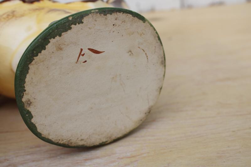 photo of mid-century vintage USA (California?) pottery planter, little rooster with big eyelashes #6