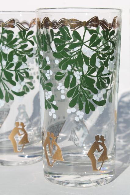 photo of mid-century vintage holiday glasses w/ Christmas mistletoe, Ogden Nash witty verse #4