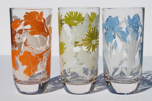 photo of mid-century vintage kitchen glass drinking glasses set, swanky swigs w/ bright flowers #2