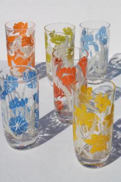 catalog photo of mid-century vintage kitchen glass drinking glasses set, swanky swigs w/ bright flowers