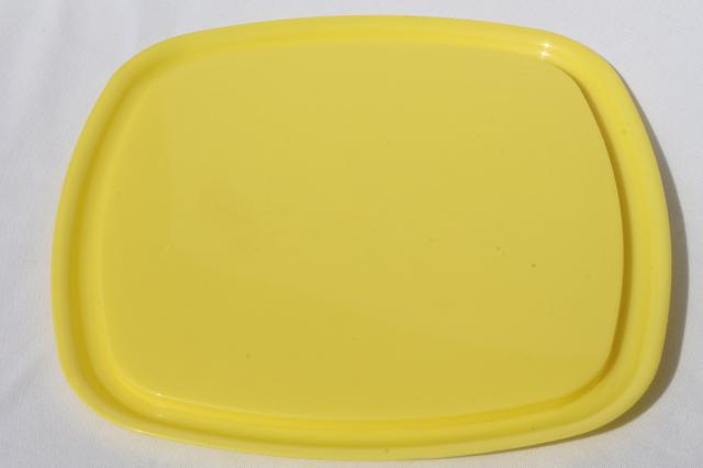 photo of mid-century vintage yellow plastic cake keeper saver, cake plate w/ clear dome cover #5