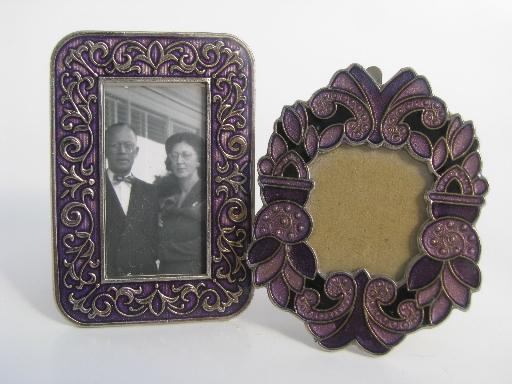 photo of miniature picture frames, 60s vintage Italian metal enamel w/ old photo #1