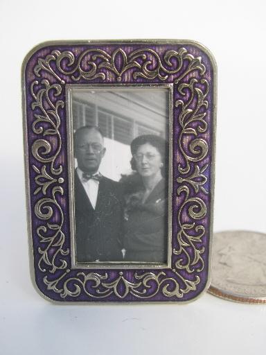 photo of miniature picture frames, 60s vintage Italian metal enamel w/ old photo #4