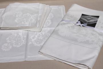 catalog photo of mint condition vintage pure white chrysanthemum damask banquet tablecloth & dinner napkins set