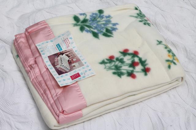 photo of mint vintage Golden Dawn bed blanket, state flower album quilt print rayon plush #1