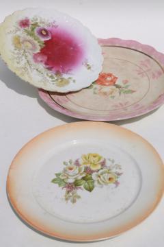 catalog photo of mismatched vintage china, antique plates w/ shabby roses & floral bouquets