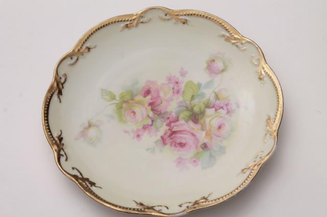 photo of mismatched vintage china, antique plates w/ shabby roses & floral bouquets #10