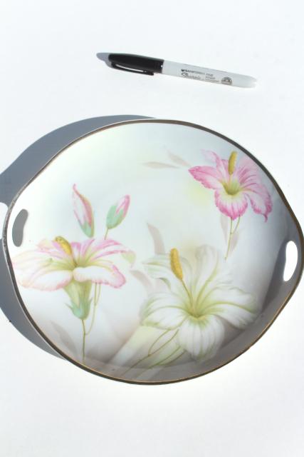 photo of mismatched vintage china plates and serving trays, tea party pretty w/ tons of flowers! #8