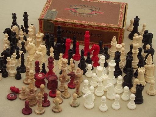 photo of mixed lot vintage game pieces, old bone, bakelite, plastic chess pieces #1