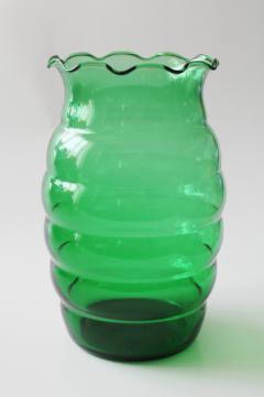 catalog photo of mod beehive shape vintage Anchor Hocking forest green glass vase 