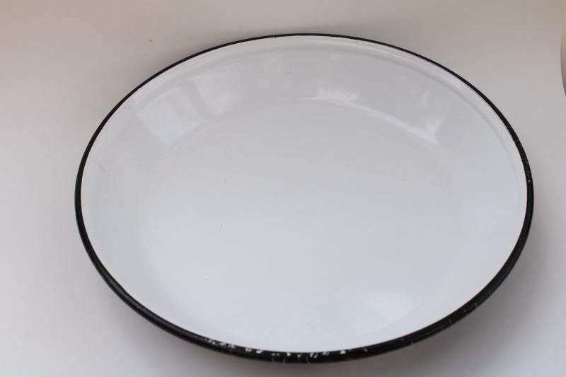 photo of mod enamelware pan or tray, black & white spaghetti squiggle drizzle #5