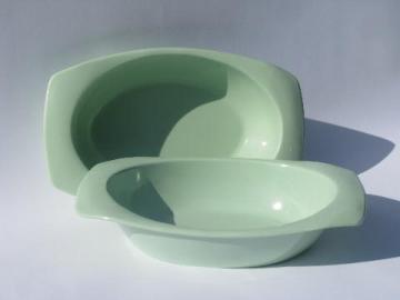catalog photo of mod oblong serving bowls, 50s vintage melmac, retro mint green color