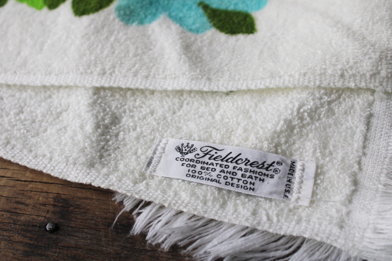 photo of mod vintage 60s 70s Fieldcrest cotton terrycloth bath towels, retro daisy flowered print #2