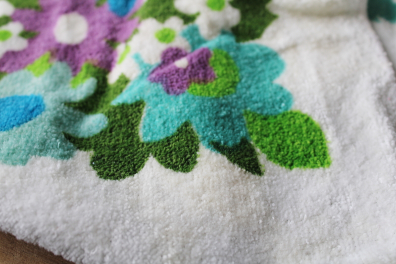 photo of mod vintage 60s 70s Fieldcrest cotton terrycloth bath towels, retro daisy flowered print #4