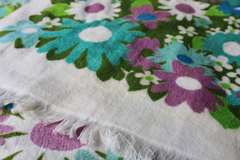 photo of mod vintage 60s 70s Fieldcrest cotton terrycloth bath towels, retro daisy flowered print #5