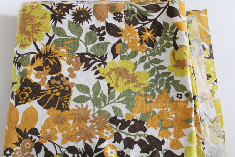 photo of mod vintage 60s flowered print cotton fabric, used material for upcycle or art #2