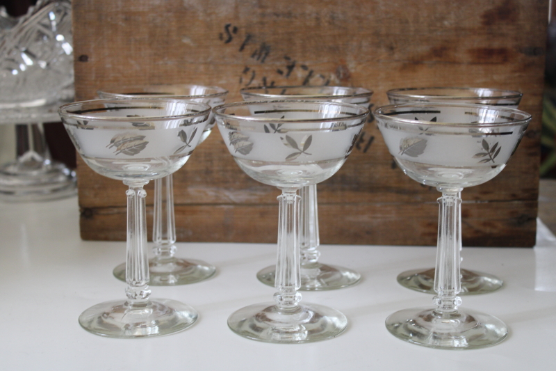 photo of mod vintage Libbey coupe shape champagne or cocktail glasses, silver foliage leaves pattern glass #1