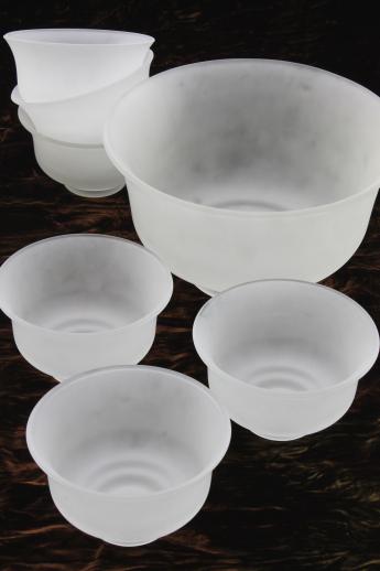 photo of mod vintage frosted glass salad bowls set, Indiana / Tiara frosty white glass #1