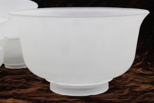 photo of mod vintage frosted glass salad bowls set, Indiana / Tiara frosty white glass #2