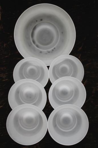 photo of mod vintage frosted glass salad bowls set, Indiana / Tiara frosty white glass #5