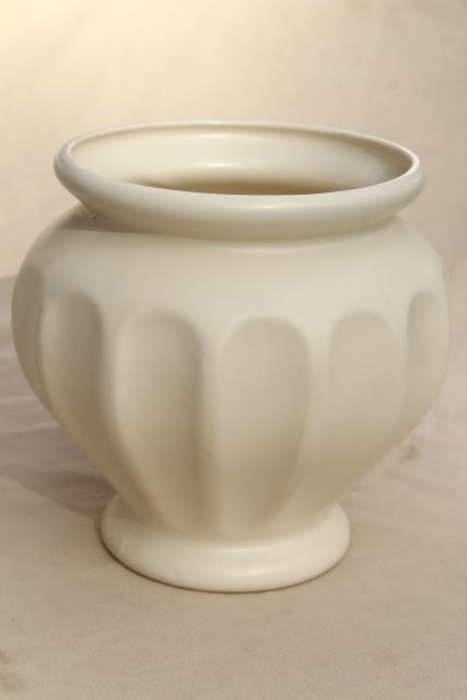 photo of mod vintage matte white ceramic vase, Haeger pottery large urn or jar #1