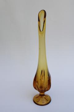 catalog photo of mod vintage swung shape bud vase, hand blown art glass retro harvest gold amber glass