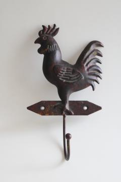 catalog photo of modern farmhouse style metal rooster wall hook, rustic country kitchen decor