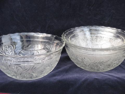 photo of nest of bowls, Indiana sandwich daisy pattern, vintage Tiara glass #1