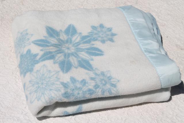 photo of never used vintage acrylic blanket, reversible blue & white flowers & snowflakes #2