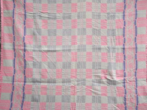 photo of never used vintage cotton camp blanket, retro 50s pink and grey tulips #2