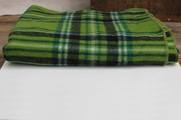 catalog photo of never used vintage green tartan plaid wool blanket Amana woolen mills soft plush thick wool 